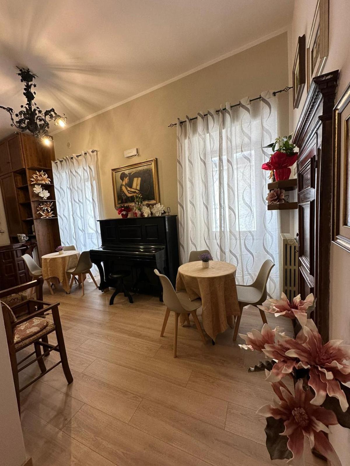 B&B Palazzo Sassatelli กาสเชีย ภายนอก รูปภาพ
