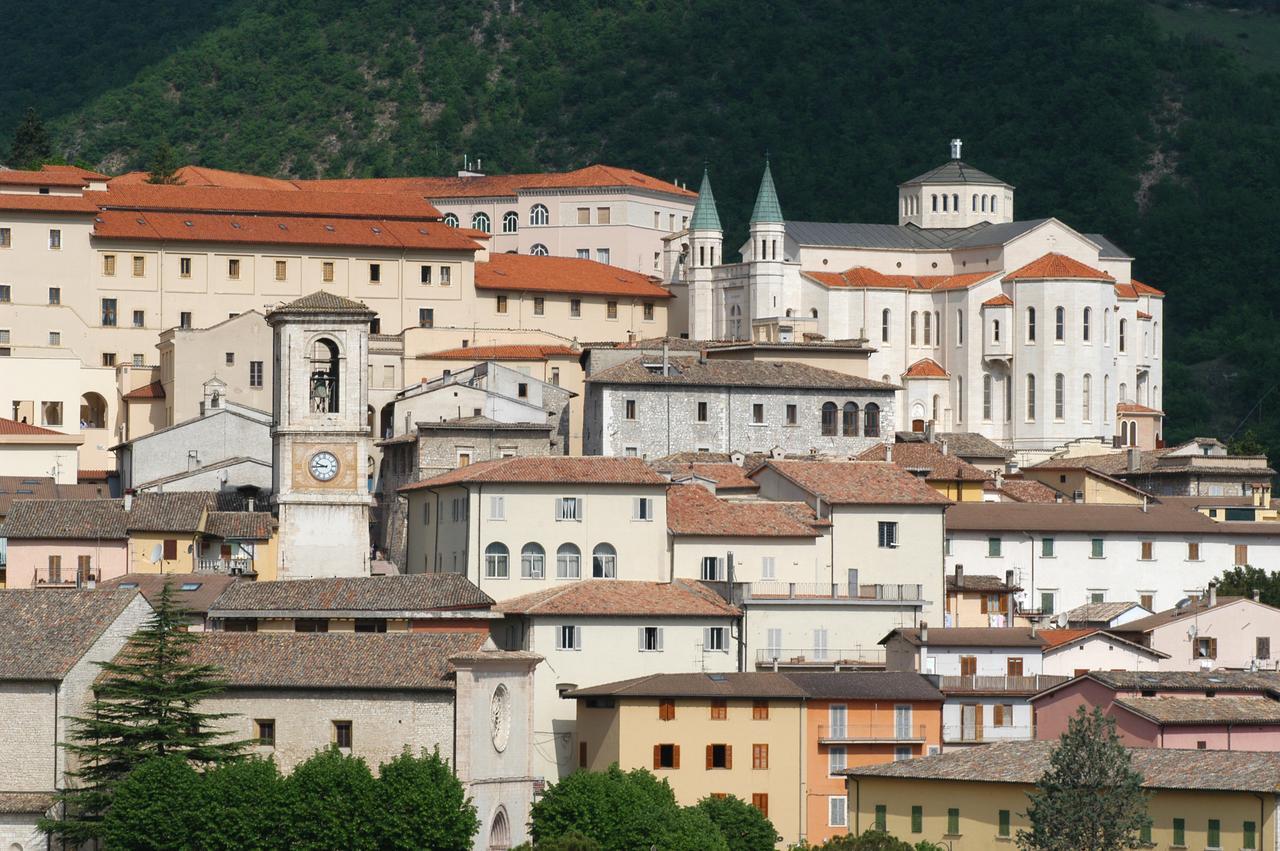 B&B Palazzo Sassatelli กาสเชีย ภายนอก รูปภาพ